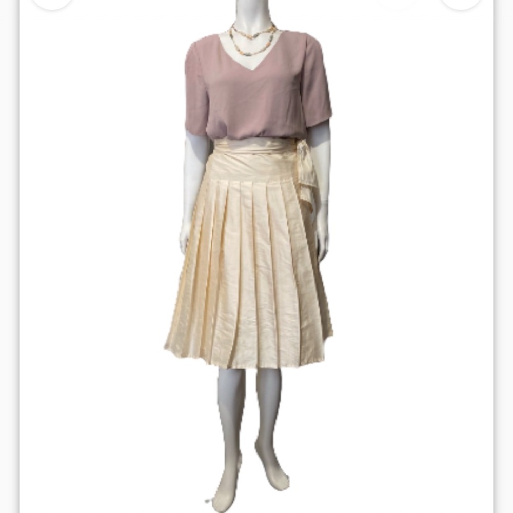 Gypsy Silk Wrap Cream Pleated One Size Fit All Skirt Size One Size